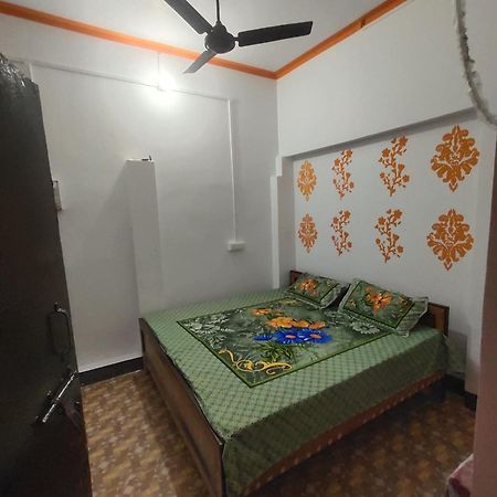 Awadh Guest House Ayodhya Extérieur photo