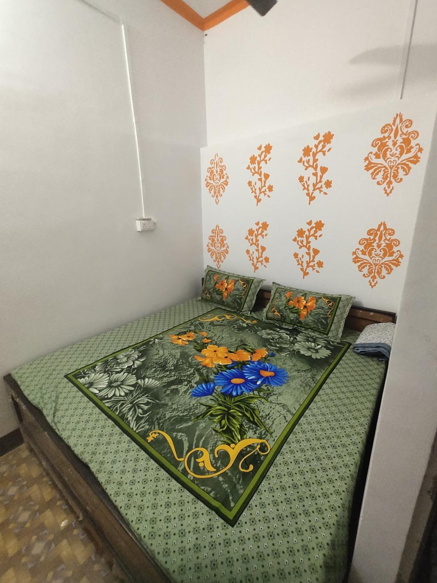 Awadh Guest House Ayodhya Extérieur photo